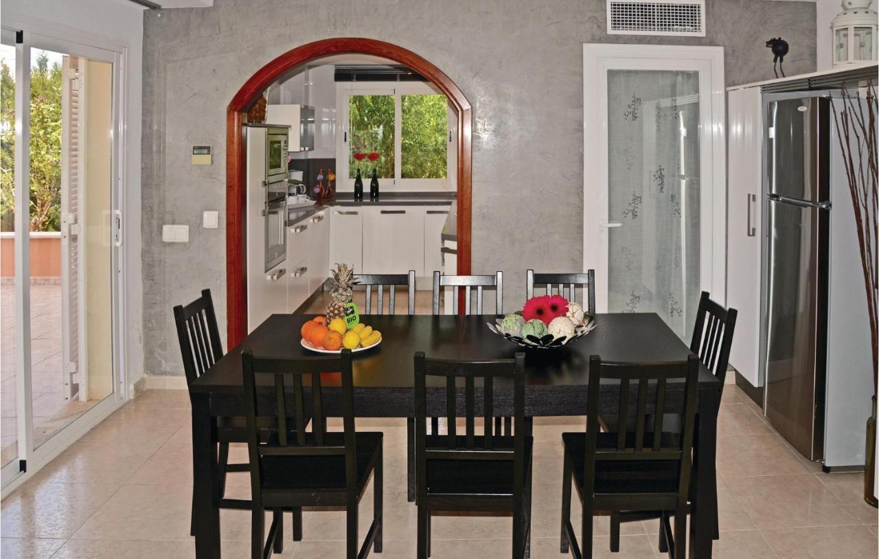 Beautiful In Lluchmajor With Kitchen Hébergement de vacances